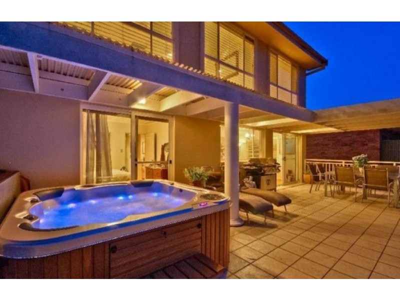 85 Albany Street, Point Frederick NSW 2250
