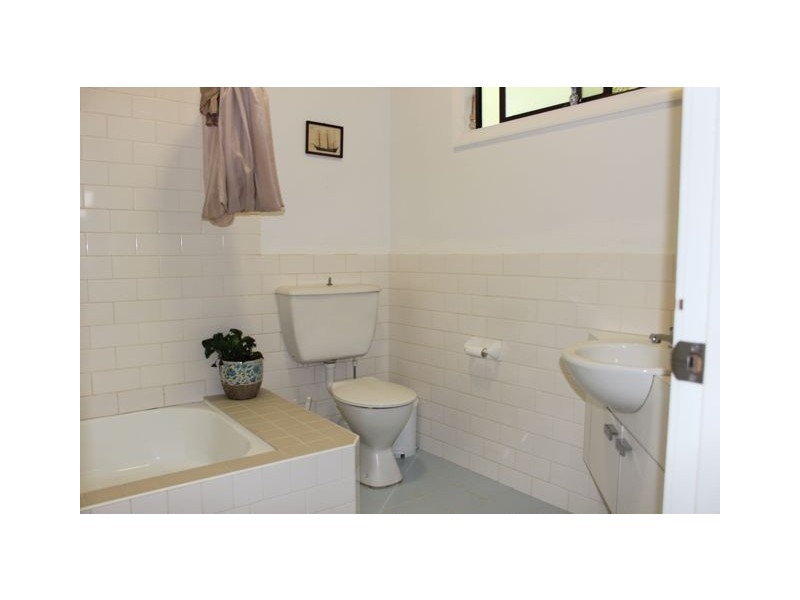 49 Heath Rd, Hardys Bay NSW 2257