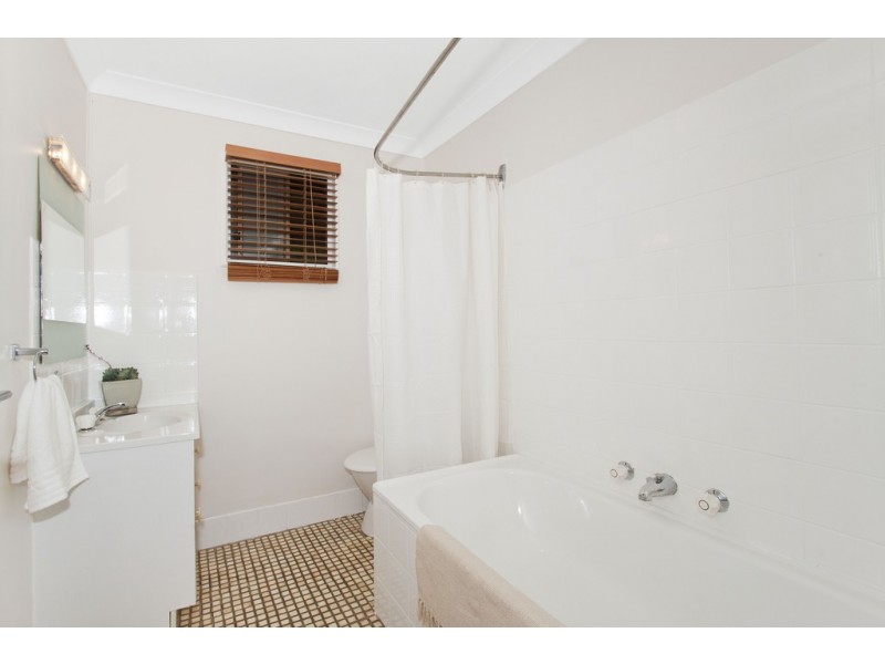 9 Palmgrove Place, North Avoca NSW 2260