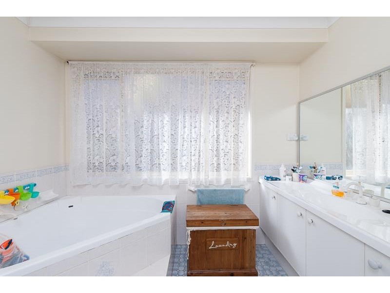 16 Wellesbourne Ave, Terrigal NSW 2260