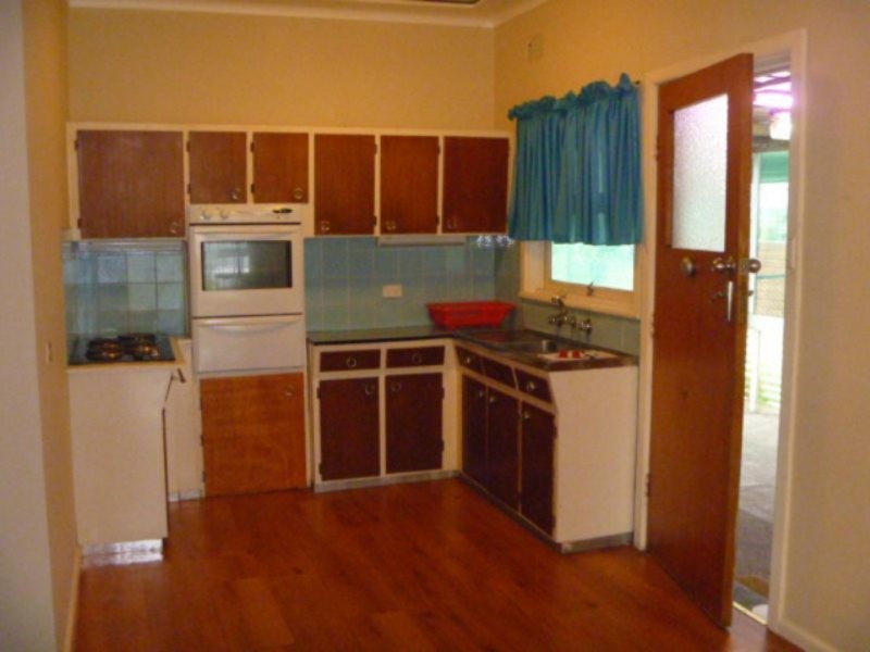 16 Mimosa Ave, Saratoga NSW 2251