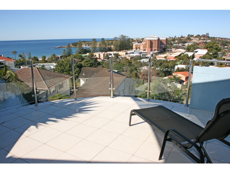 2/30-32 Barnhill Road, Terrigal NSW 2260