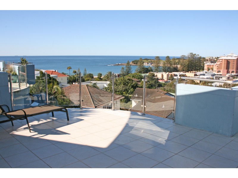 2/30-32 Barnhill Road, Terrigal NSW 2260