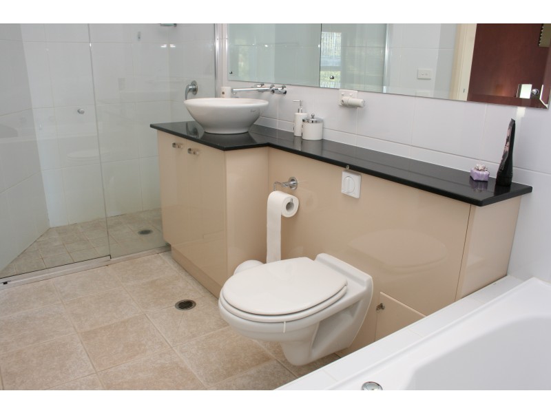 2/30-32 Barnhill Road, Terrigal NSW 2260