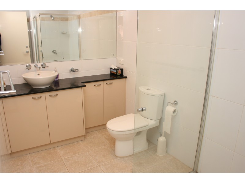 2/30-32 Barnhill Road, Terrigal NSW 2260