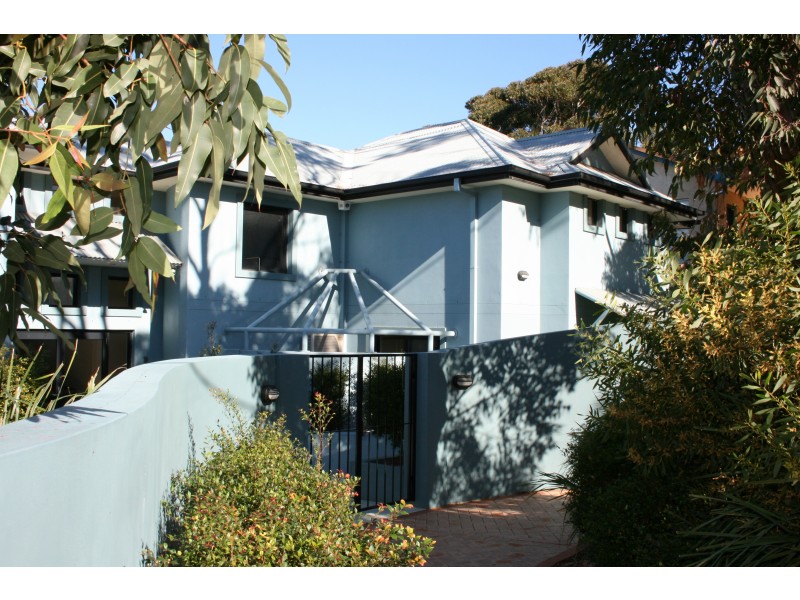 2/30-32 Barnhill Road, Terrigal NSW 2260