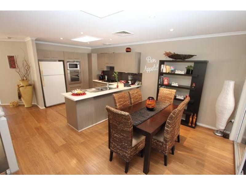 1/4 Willowin Close, Green Point NSW 2251