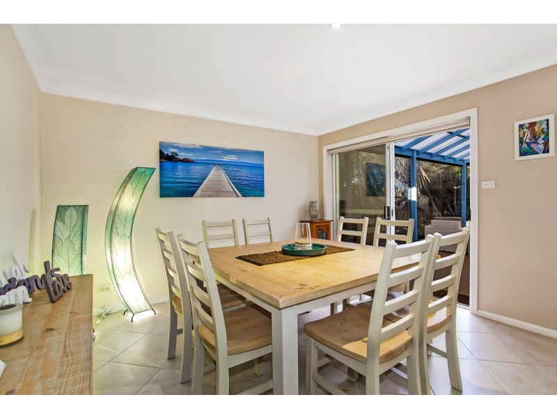 86 The Round Dr, Avoca Beach NSW 2251