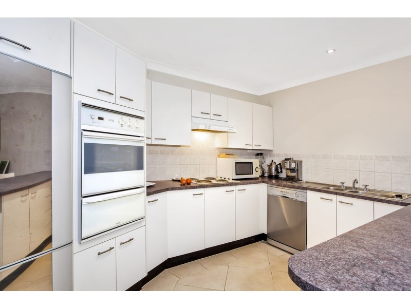 86 The Round Dr, Avoca Beach NSW 2251