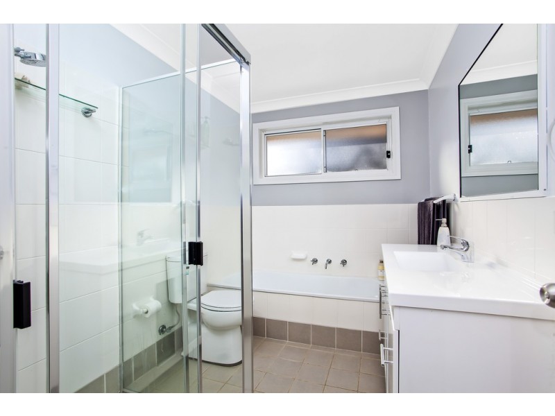 86 The Round Dr, Avoca Beach NSW 2251