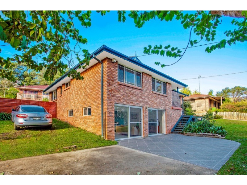 86 The Round Dr, Avoca Beach NSW 2251