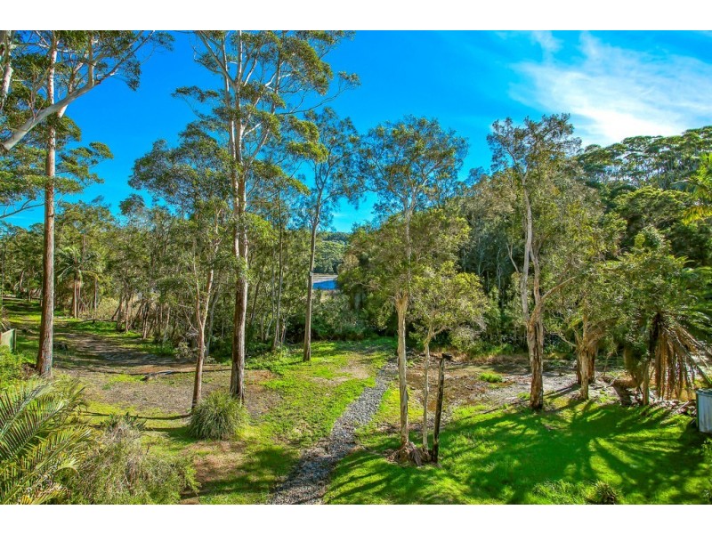 12 Mary Elizabeth Crescent, North Avoca NSW 2260