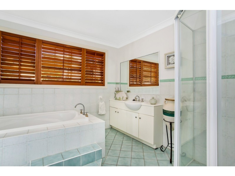 12 Mary Elizabeth Crescent, North Avoca NSW 2260