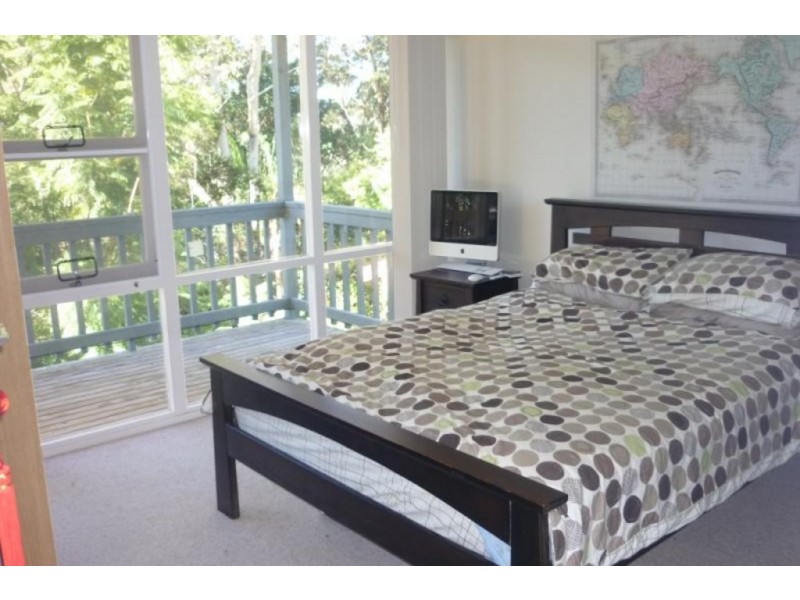 48 Lake Shore Drive, North Avoca NSW 2260