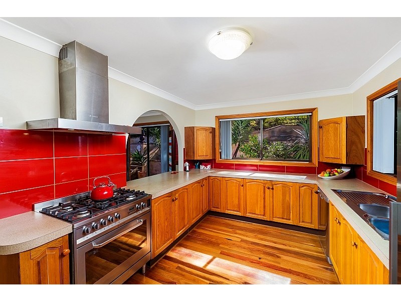 8 Walder Crescent, Avoca Beach NSW 2251