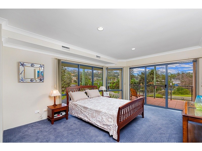 1/1 Cliff Avenue, Avoca Beach NSW 2251