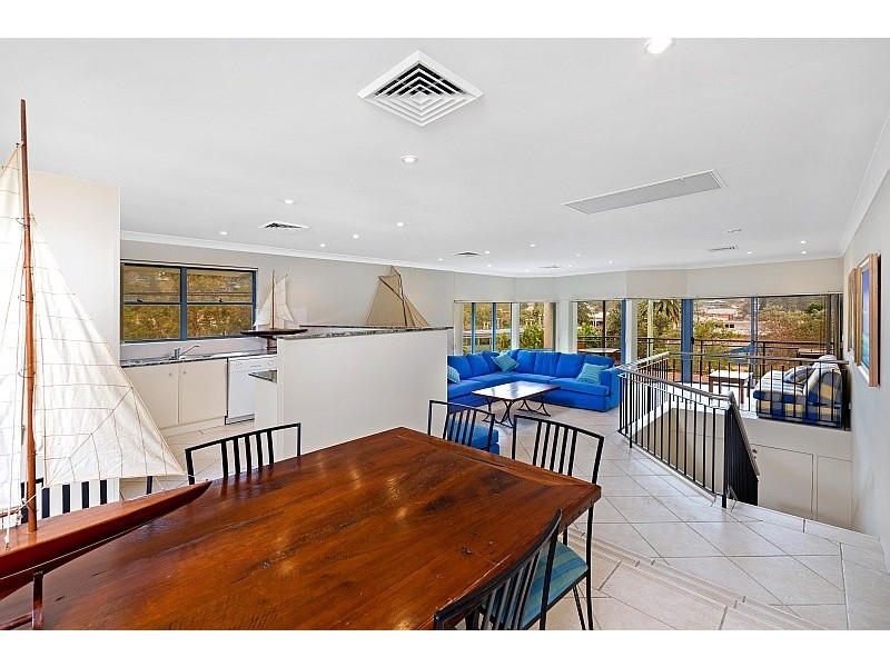 1/1 Cliff Avenue, Avoca Beach NSW 2251