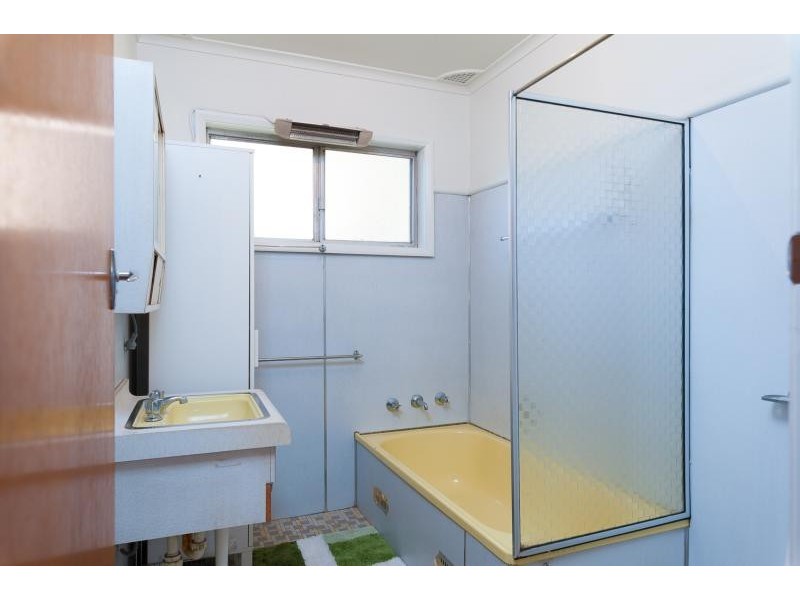 320 The Round Drive, Avoca Beach NSW 2251