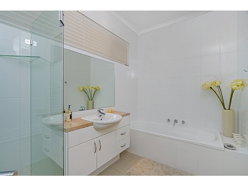 1/129 Ocean View Drive, Wamberal NSW 2260