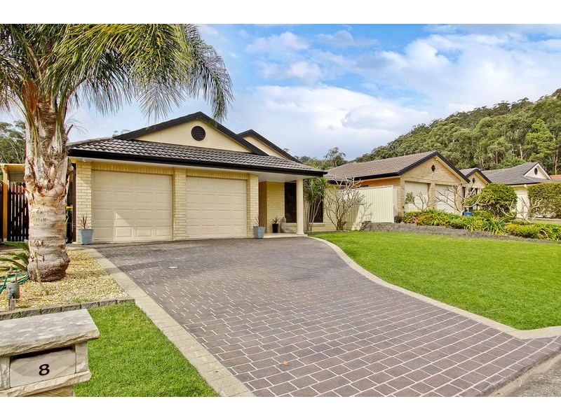 8 Quattroville Place, Green Point NSW 2251