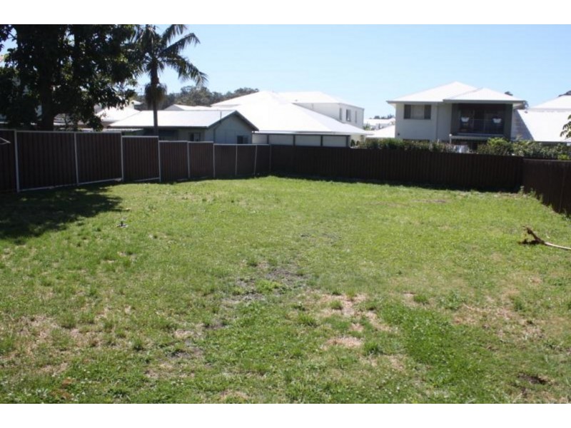 16 Raymond Terrace, Terrigal NSW 2260