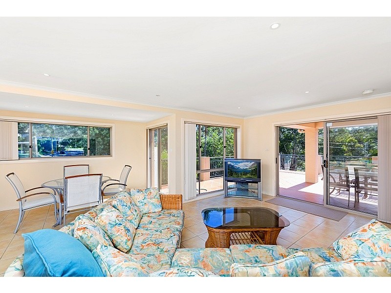 1/10 Cape Three Points, Avoca Beach NSW 2251