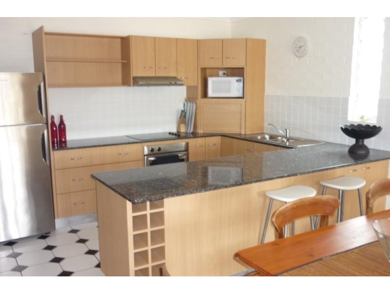 2/13 Woolunga Avenue, Terrigal NSW 2260