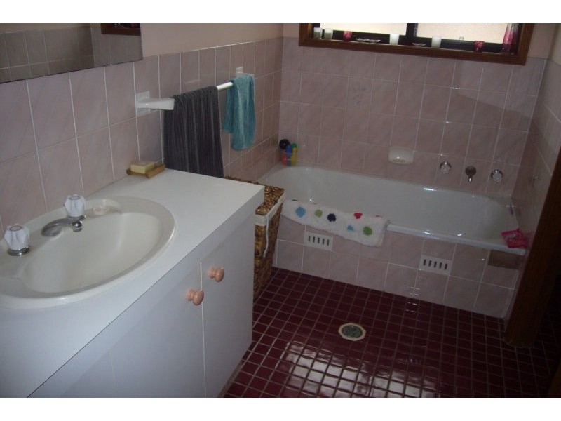 1/3 White Cedar Close, Green Point NSW 2251