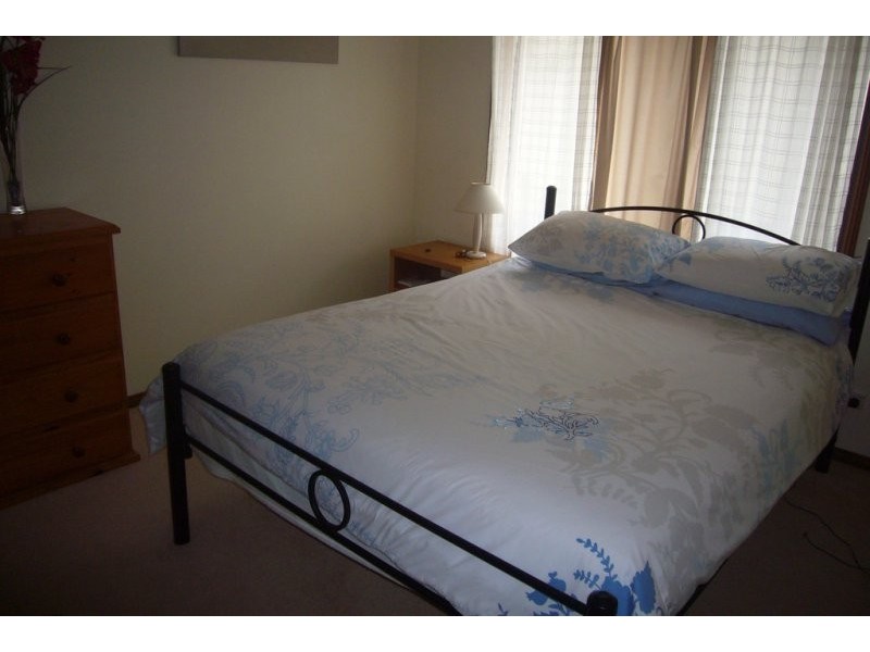 1/3 White Cedar Close, Green Point NSW 2251