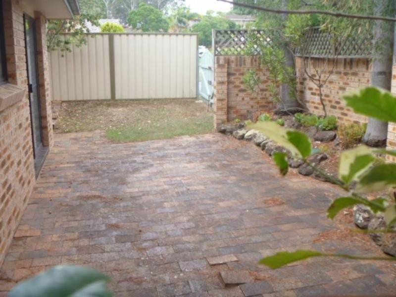 1/3 White Cedar Close, Green Point NSW 2251