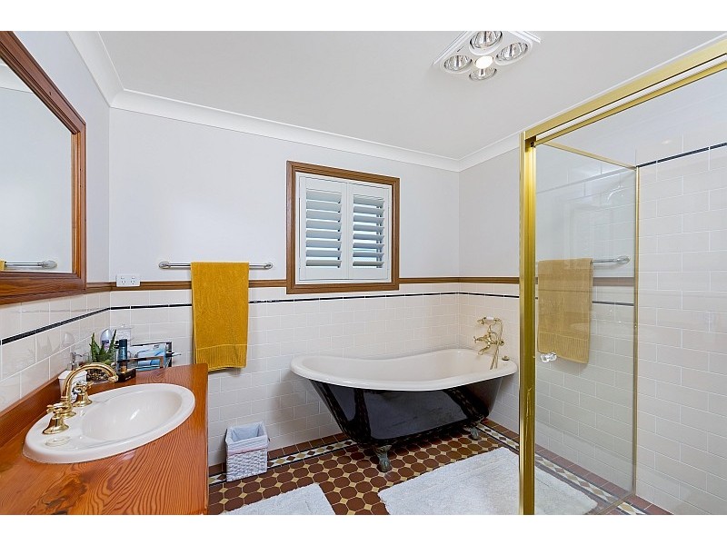 2 Digby Road, Springfield NSW 2250