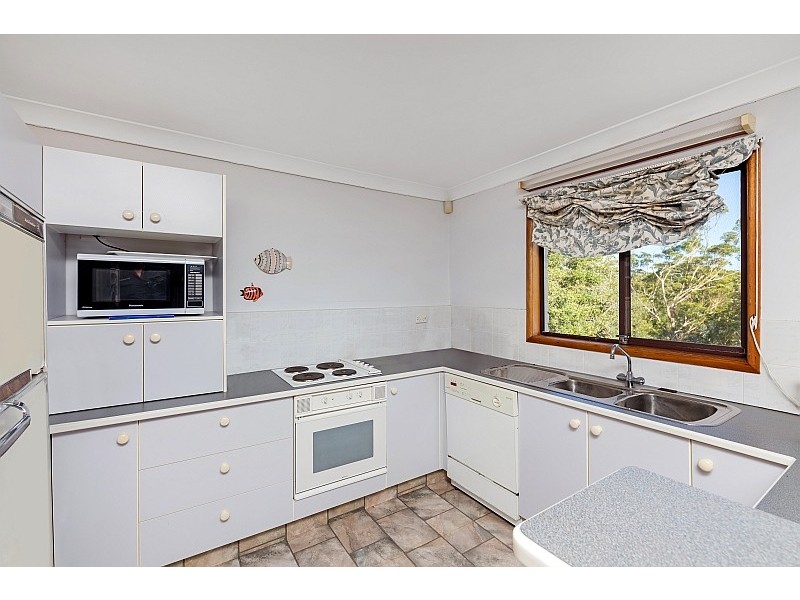 30 Fairscene Crescent, Avoca Beach NSW 2251