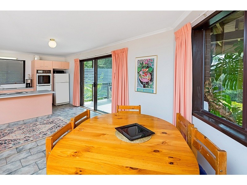 30 Fairscene Crescent, Avoca Beach NSW 2251