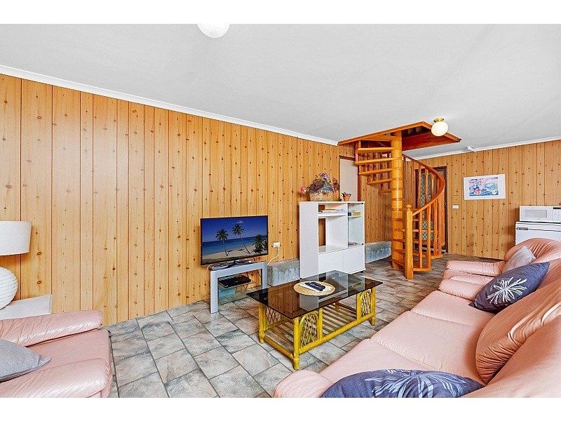 30 Fairscene Crescent, Avoca Beach NSW 2251