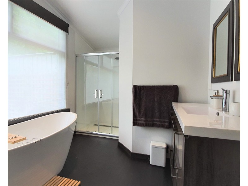 1696 Hinterland Way, Mcleods Shoot NSW 2479