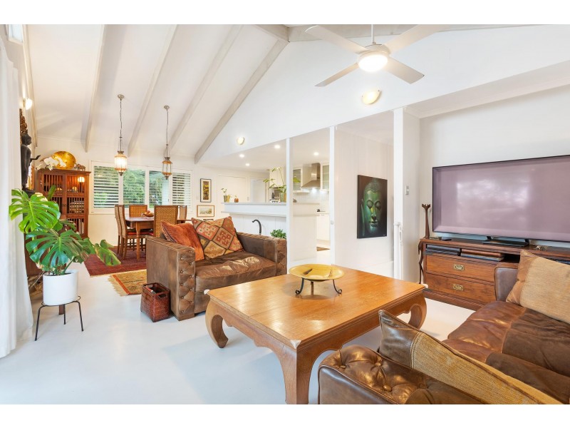 11 Hakea Crescent, Suffolk Park NSW 2481