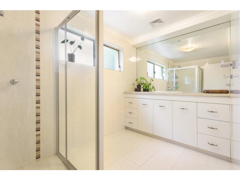 11 Hakea Crescent, Suffolk Park NSW 2481