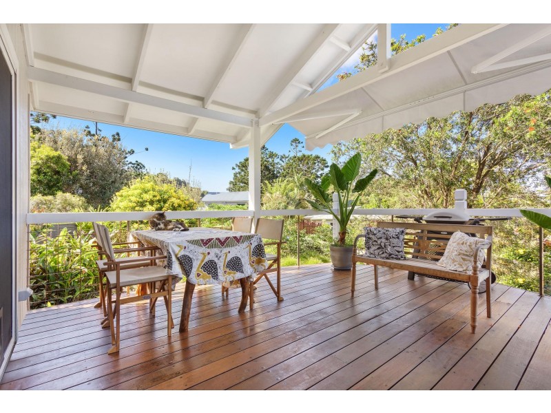 11 Hakea Crescent, Suffolk Park NSW 2481