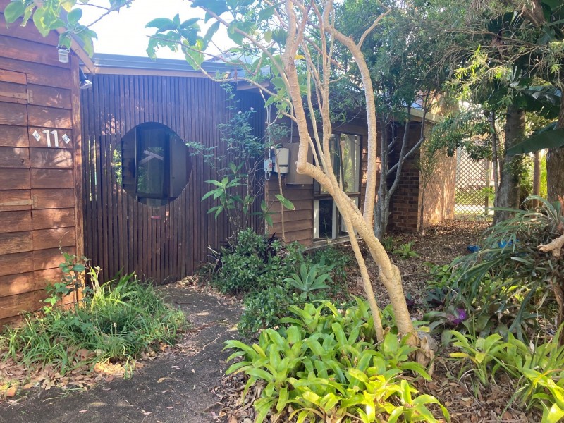 11 KALEMAJERE DRIVE, Suffolk Park NSW 2481