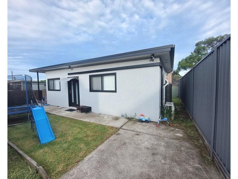 A/145A Noble Avenue, Greenacre NSW 2190