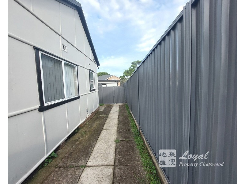 A/145A Noble Avenue, Greenacre NSW 2190
