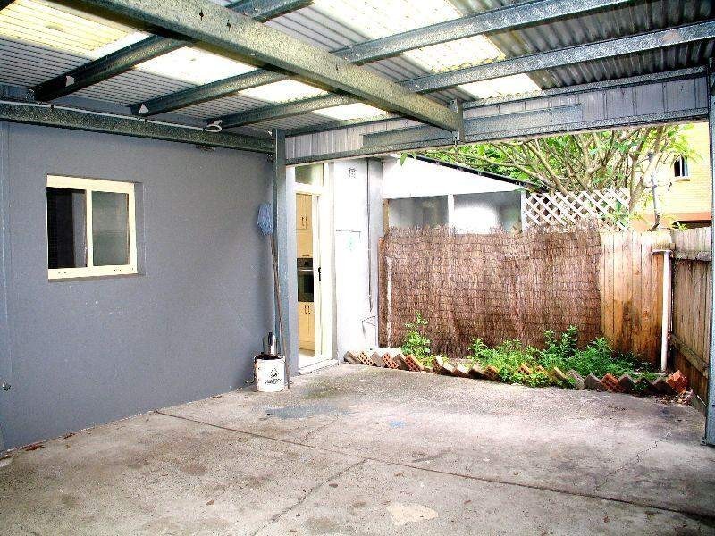 8 Anzac Parade, Kensington NSW 2033