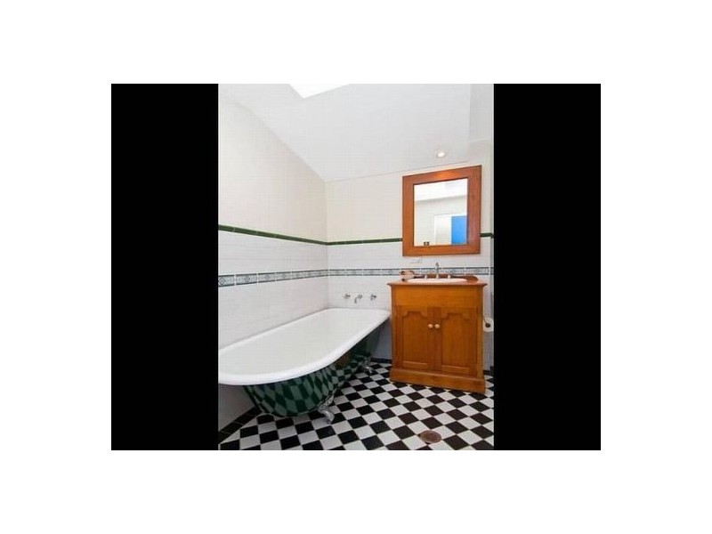 220 Edgeware Road, Newtown NSW 2042