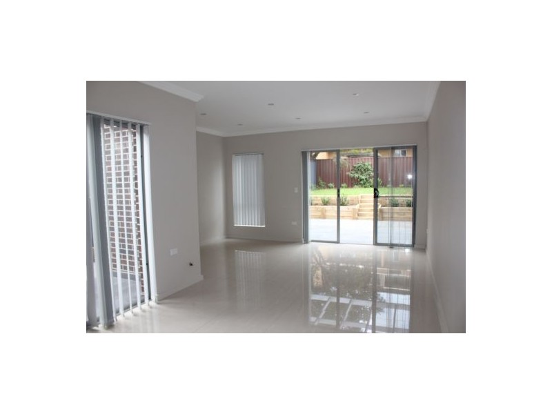 39 Universal Road, Mortdale NSW 2223