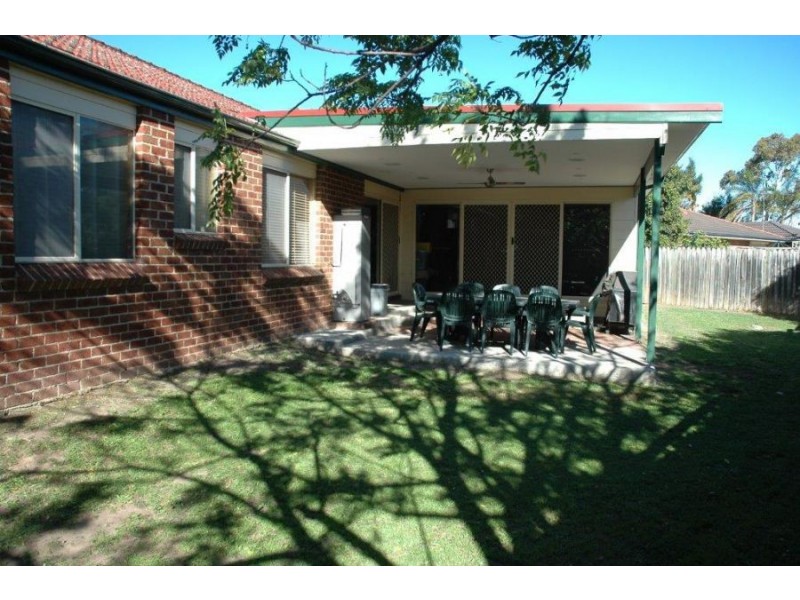 10 Tivoli Crt, Wattle Grove NSW 2173