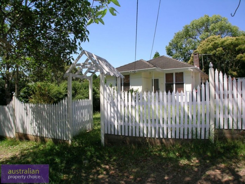 6 Pearce Avenue, Peakhurst NSW 2210