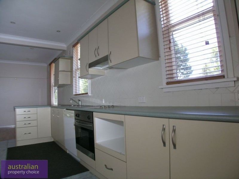 6 Pearce Avenue, Peakhurst NSW 2210