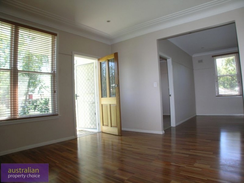 6 Pearce Avenue, Peakhurst NSW 2210