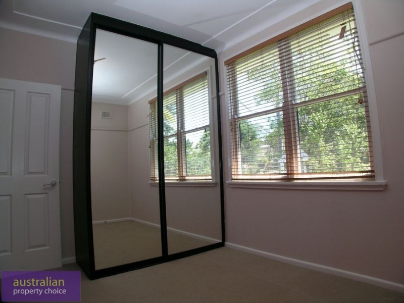 6 Pearce Avenue, Peakhurst NSW 2210