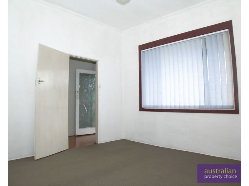 1/28 Henry Lawson Drive, Peakhurst NSW 2210